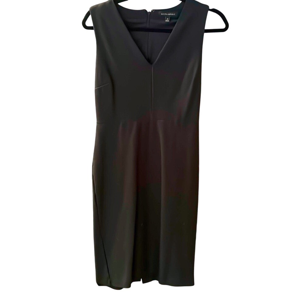 Banana Republic Black V-neck Knit Sheath Dress, Size 6